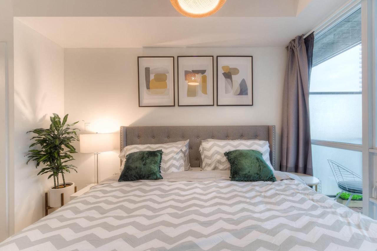 Stylish Newly Furnished Condo With Beautiful Lake View Τορόντο Εξωτερικό φωτογραφία