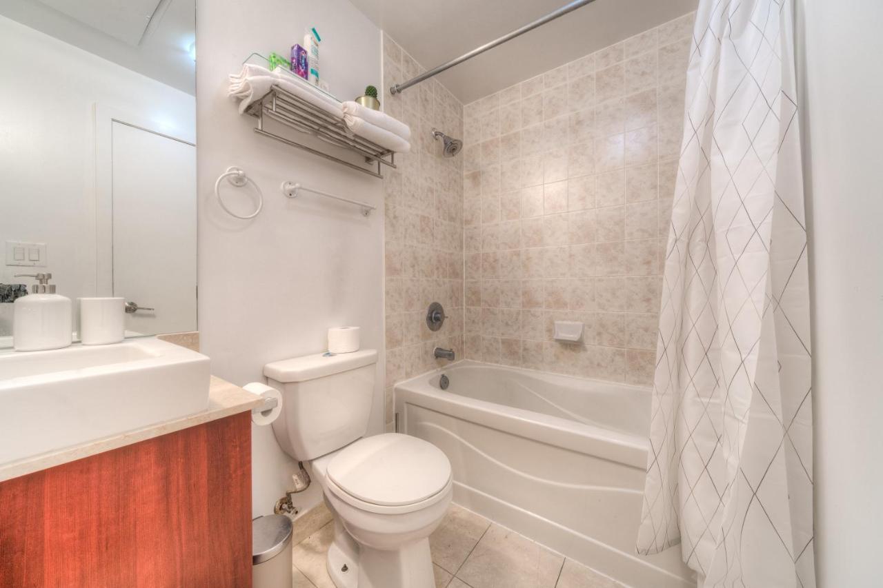 Stylish Newly Furnished Condo With Beautiful Lake View Τορόντο Εξωτερικό φωτογραφία