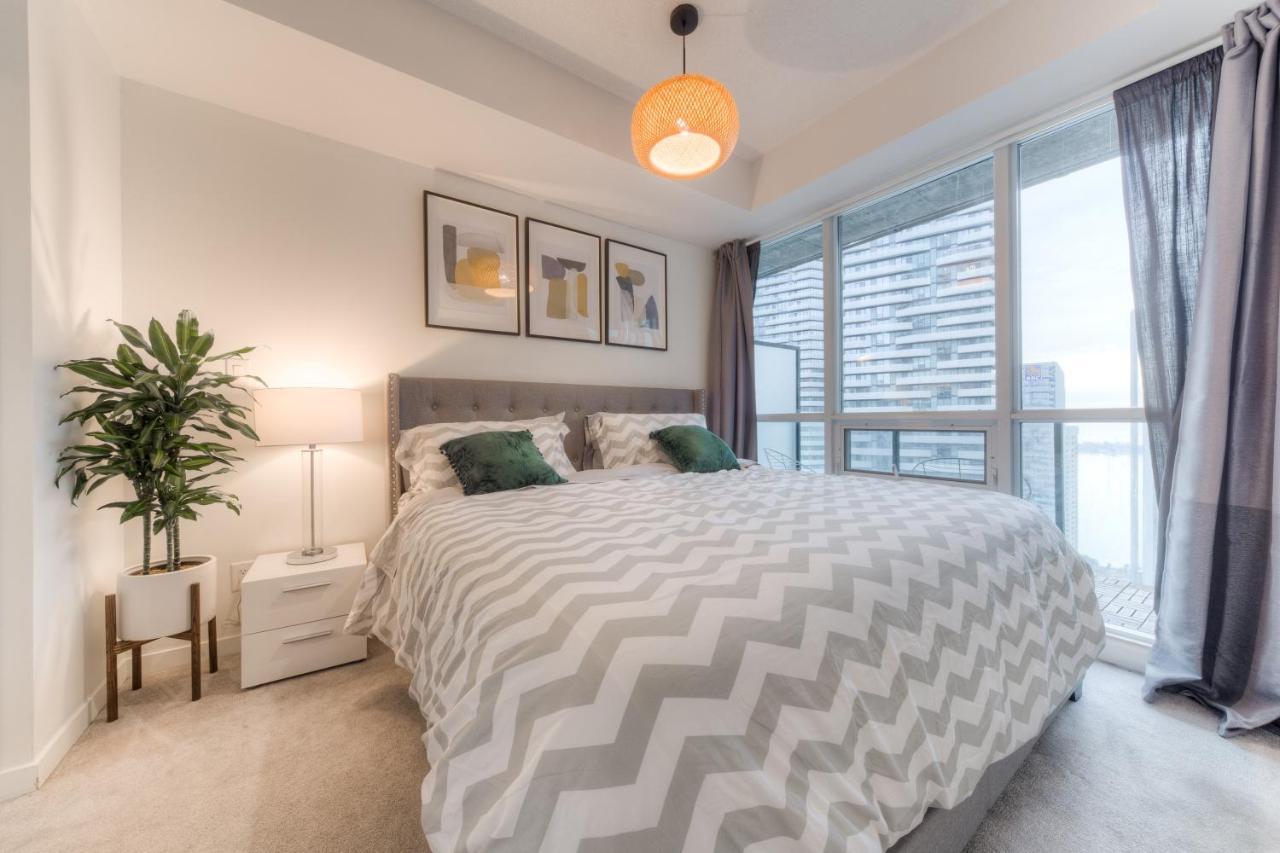 Stylish Newly Furnished Condo With Beautiful Lake View Τορόντο Εξωτερικό φωτογραφία