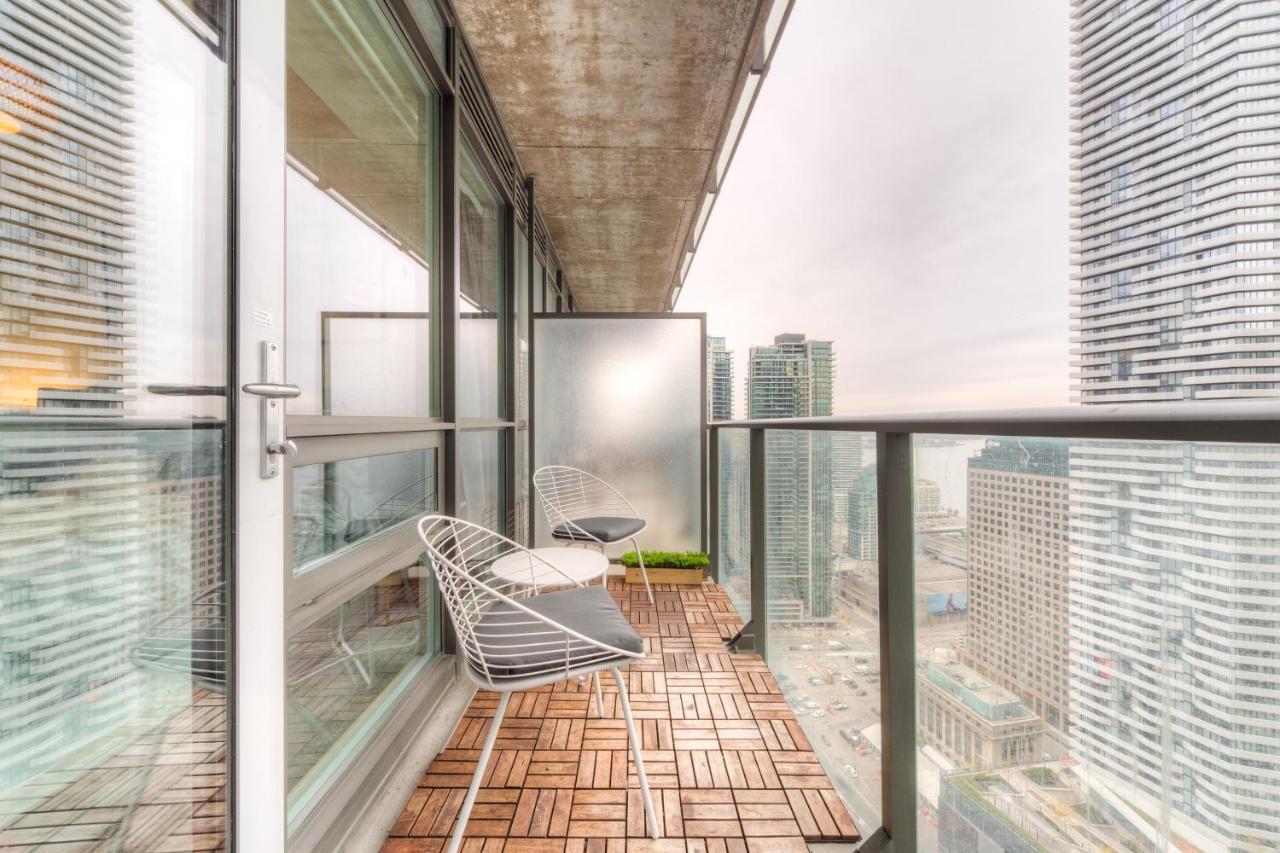 Stylish Newly Furnished Condo With Beautiful Lake View Τορόντο Εξωτερικό φωτογραφία